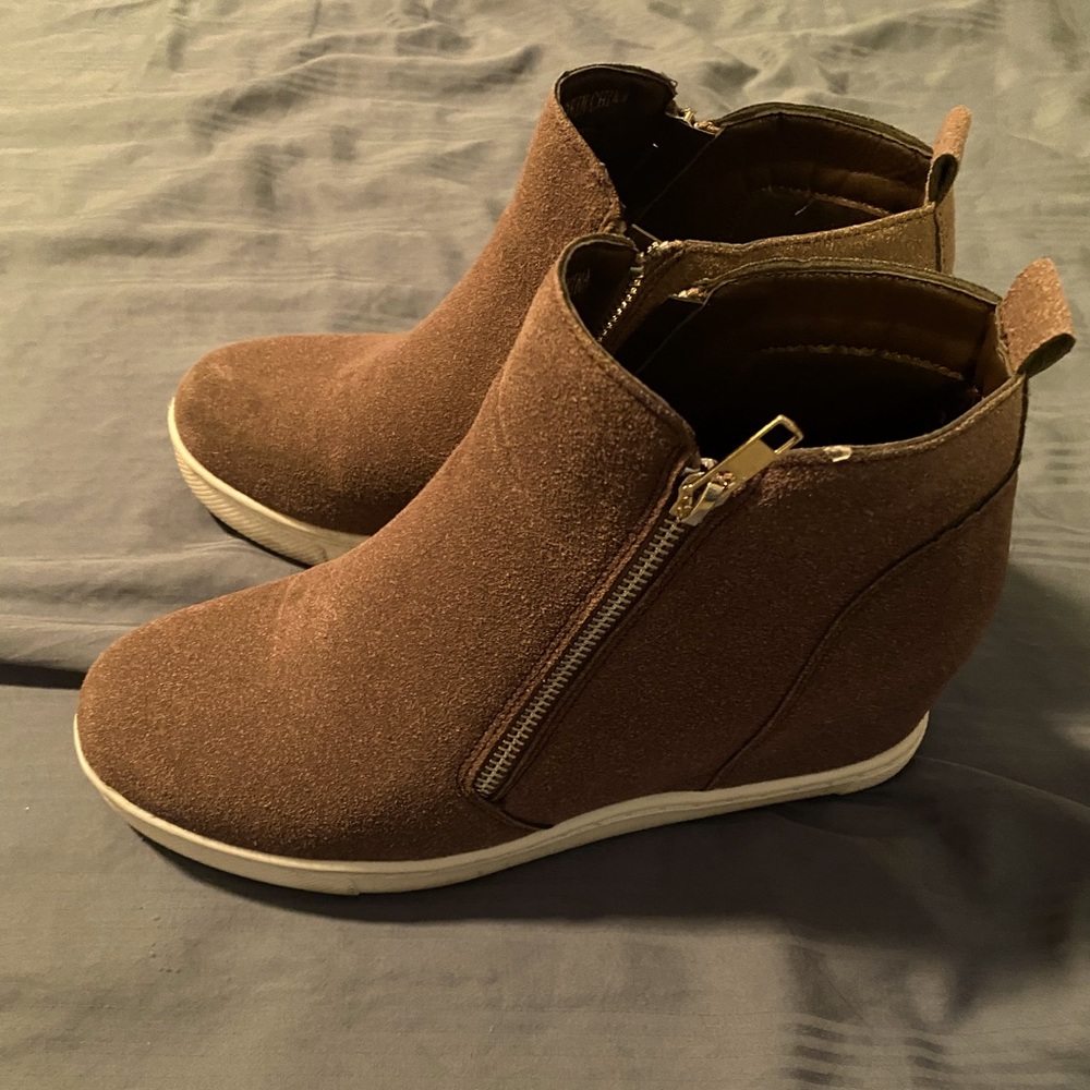 Athlefit hidden heel sneakers